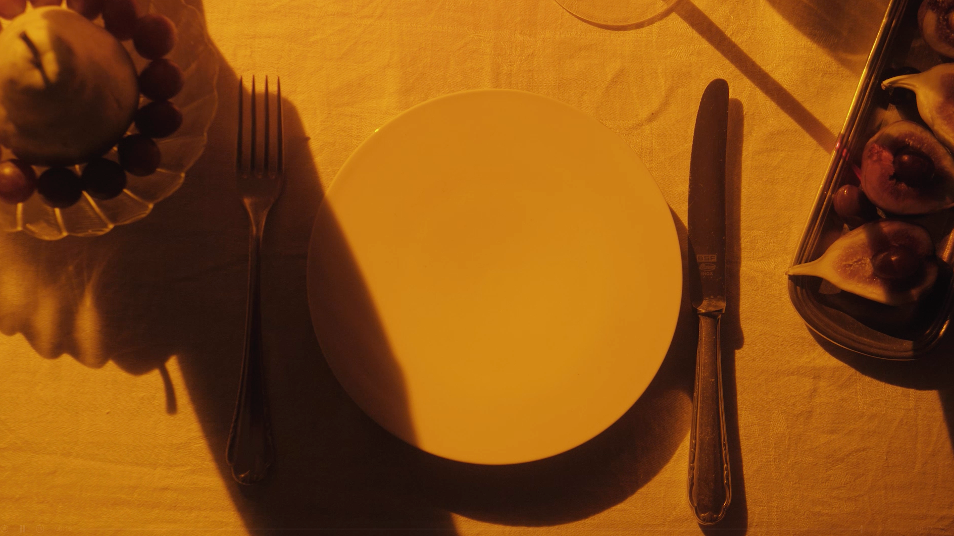 MOODSETTER SERIES: Mastering the Art of Lighting for Your Next Dinner Party